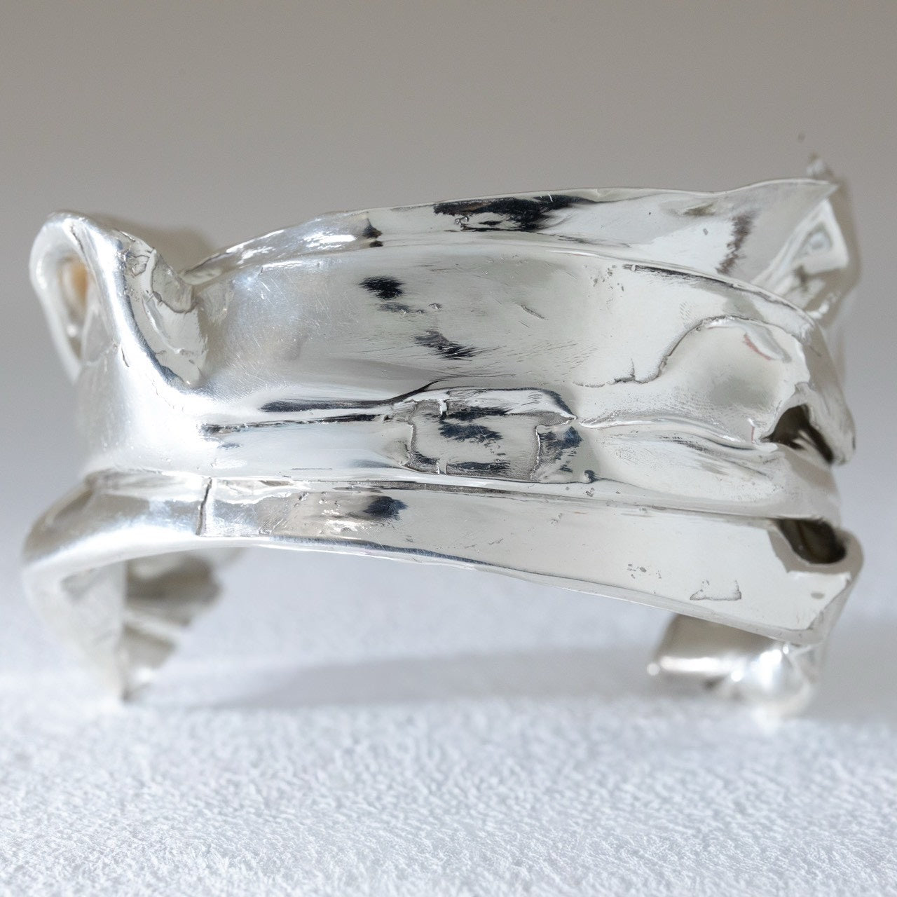 バングル『Crease』